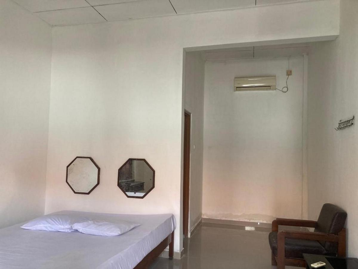 Hotel Surya Citra Jogja A Mitra Reddoorz Джокьякарта Экстерьер фото